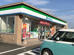 コンビニ　ファミリーマート春日西牧店（コンビニ）まで558m