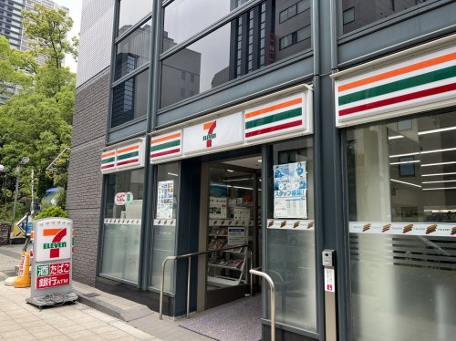 コンビニ　セブンイレブン 大阪靭公園東店（コンビニ）まで153m