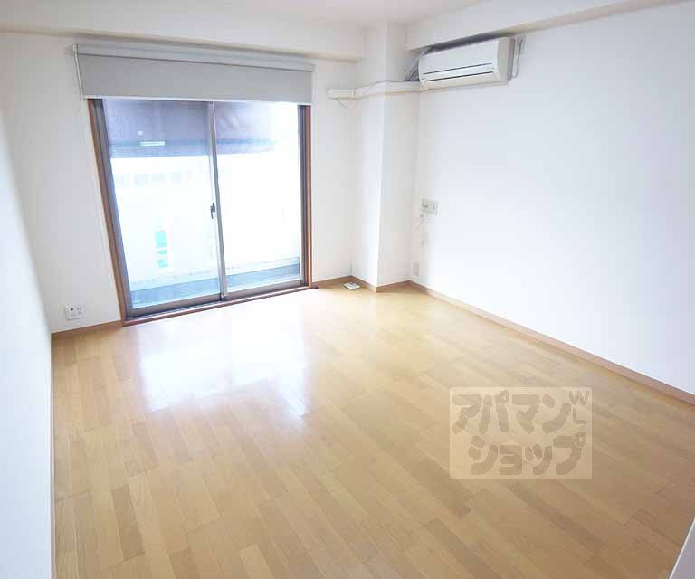 居室・リビング　８．４帖のお部屋です。