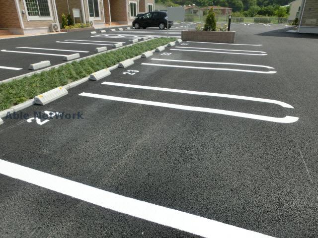駐車場　駐車場