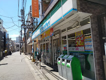 コンビニ　ファミリーマート ナカムラ二子新地店（コンビニ）まで503m