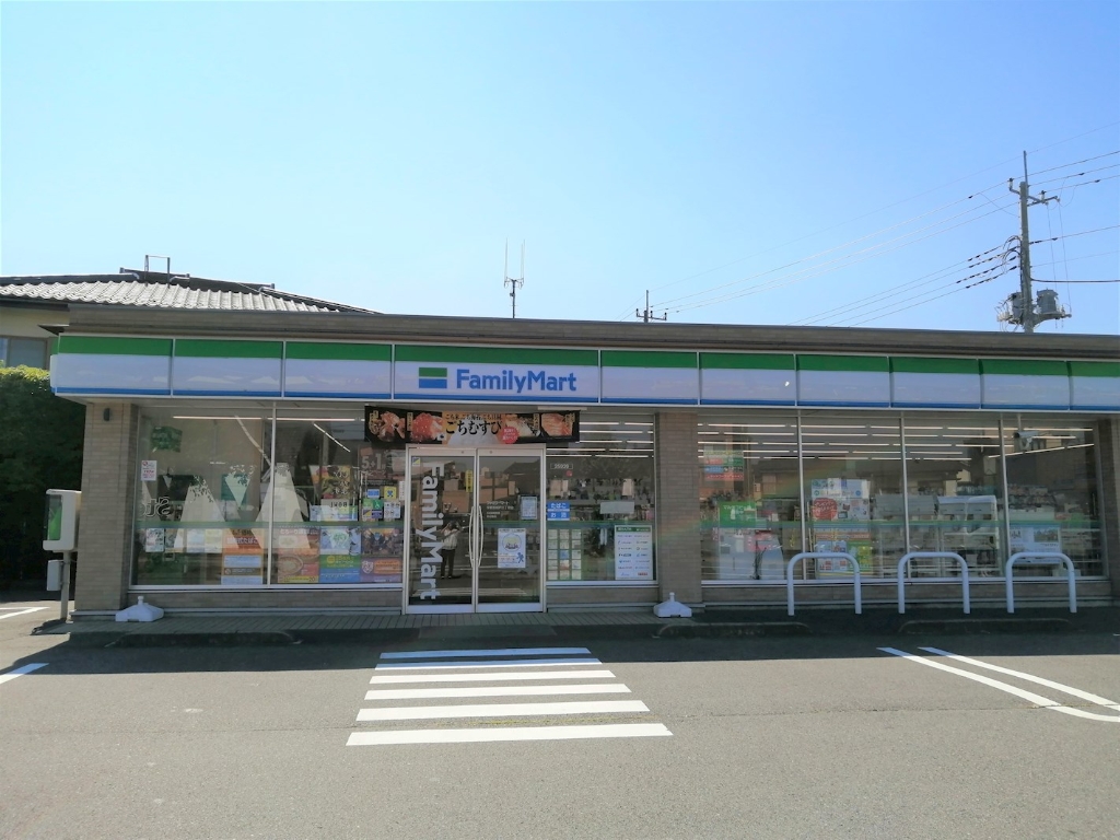 コンビニ　ファミリーマート 宇都宮越戸三丁目店（コンビニ）まで380m
