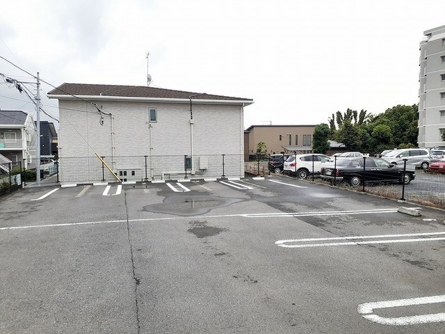 駐車場　車をお持ちの方に嬉しい駐車場付きの物件です