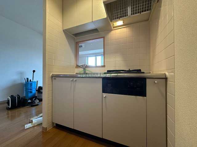 キッチン　反転タイプ・別部屋参考写真