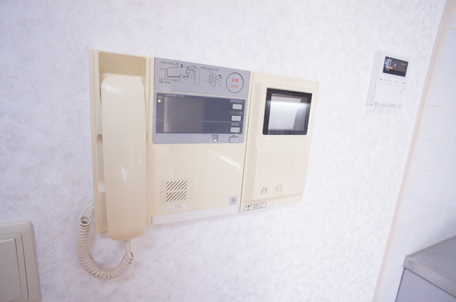 セキュリティ　ＴＶモニタ付インターホン完備で突然の来訪者が来ても安心◎