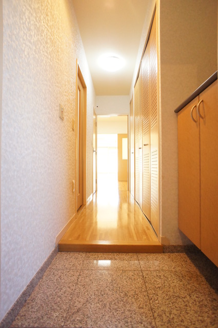 玄関　玄関から見たお部屋です♪