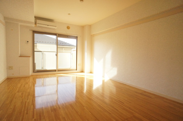 その他部屋・スペース　明るい雰囲気で暮らしやすい！優しい質感の室内がオススメ☆