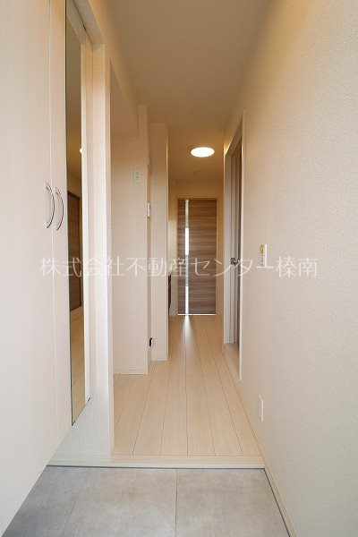 玄関　別部屋写真です