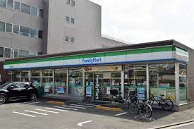 コンビニ　ファミリーマート登戸郵便局西店（コンビニ）まで200m