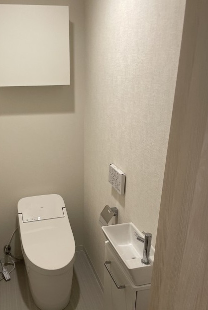 トイレ　落ち着いた色調のトイレです♪