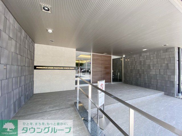 エントランス　エントランス
