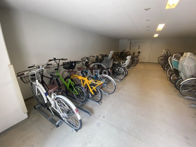その他共有部分　プレサンスロジェOSAKA　駐輪場