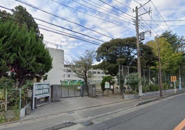 小学校　逗子市立久木小学校（小学校）まで963m