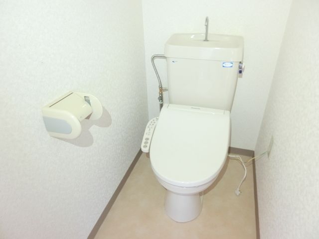トイレ　温水洗浄便座もございます