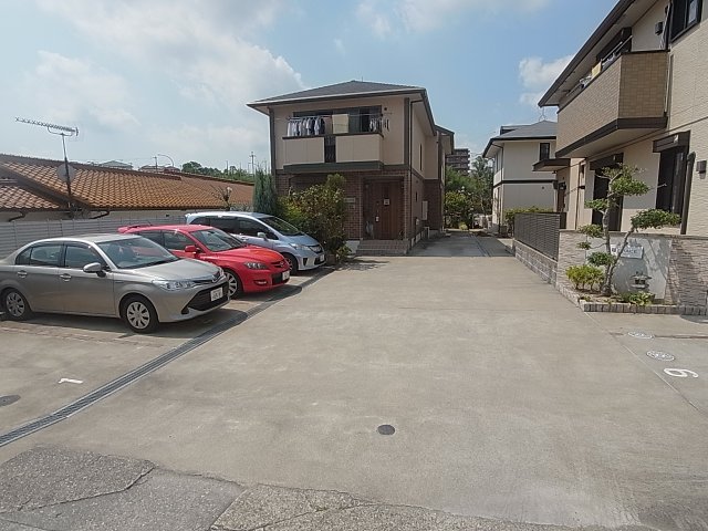 駐車場　駐車場敷地内空きございます