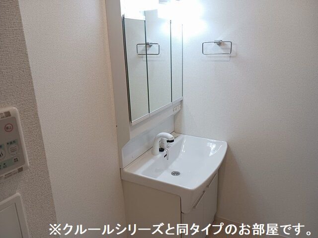 洗面設備　脱衣スペースもあります
