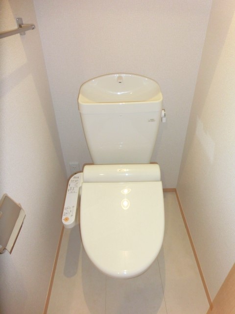 トイレ　コンパクトで使いやすいトイレです