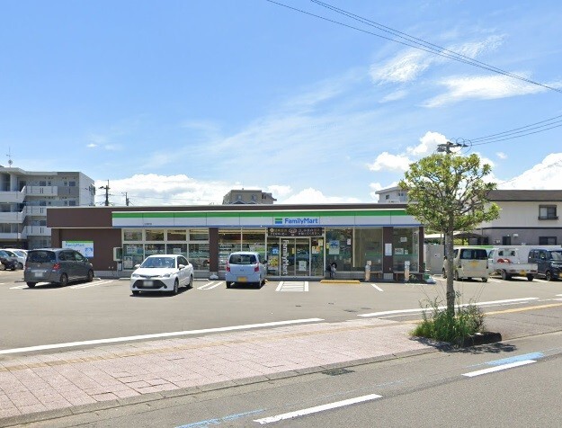 コンビニ　ファミリーマート元宮町店（コンビニ）まで108m