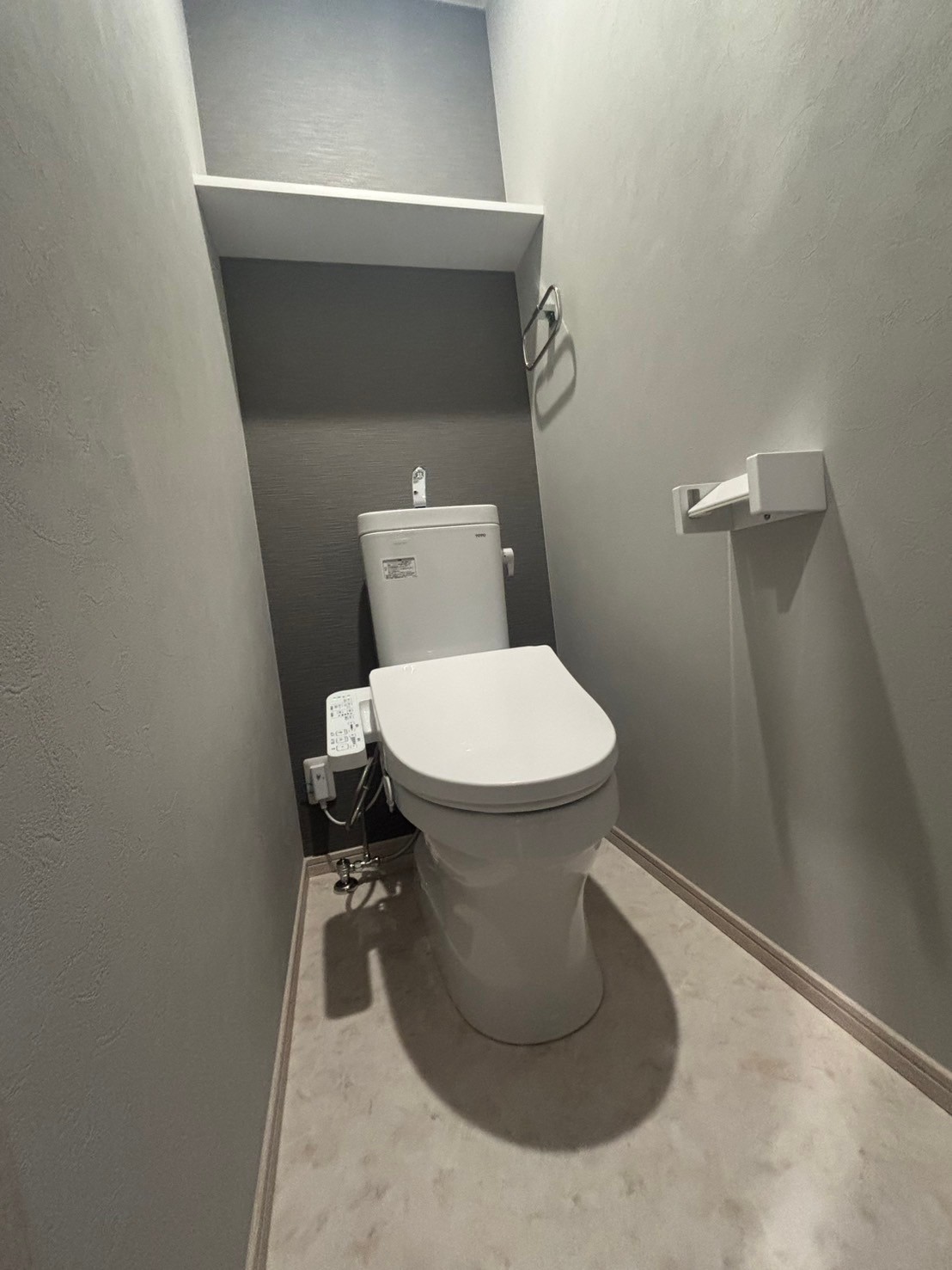 トイレ　-トイレ空間にもこだわった落ち着きのある空間-