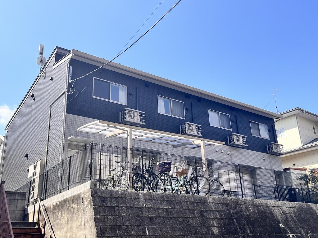 建物外観　-陽当たりバッチリ！風通しも良いアパートです♪-
