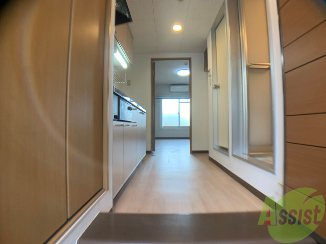 玄関　玄関から見た景色はこちらです。イメージできますか。