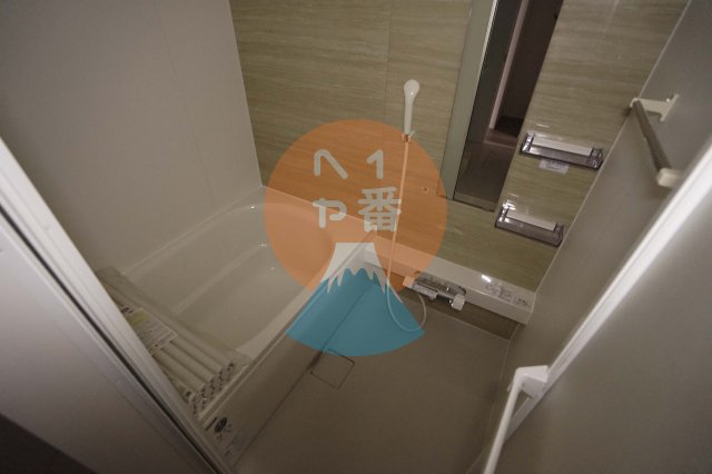バス・シャワールーム　コンパクトで使いやすいお風呂です