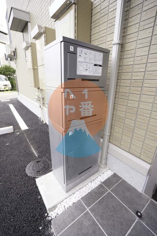 その他　宅配ボックス付きです