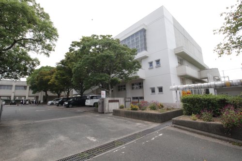 中学校　宗像市立河東中学校（中学校）まで1048m