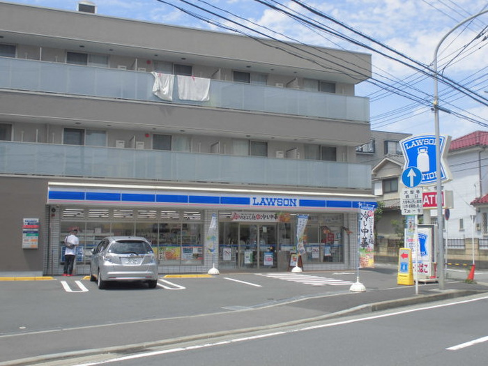 コンビニ　ローソン港北日吉七丁目店（コンビニ）まで205m