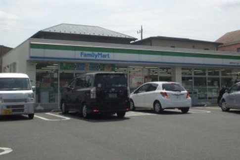 コンビニ　ファミリーマート 相模原中央五丁目店（コンビニ）まで222m