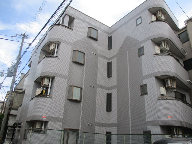 建物外観　外壁タイル張りのお洒落なマンションです