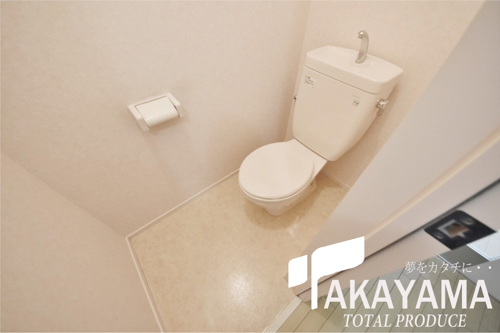 洗面設備　トイレ、上棚付き★清潔感のあるキレイなトイレです★