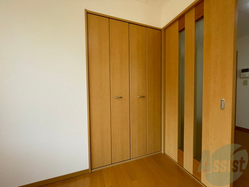 収納　寝室の収納です。部屋がすっきり片付きます。