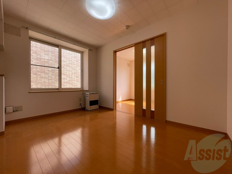 居室・リビング　広くてキレイなお部屋が広がっていて、充実した生活が送れそう。