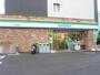 コンビニ　ファミリーマート豊中西緑丘店（コンビニ）まで844m