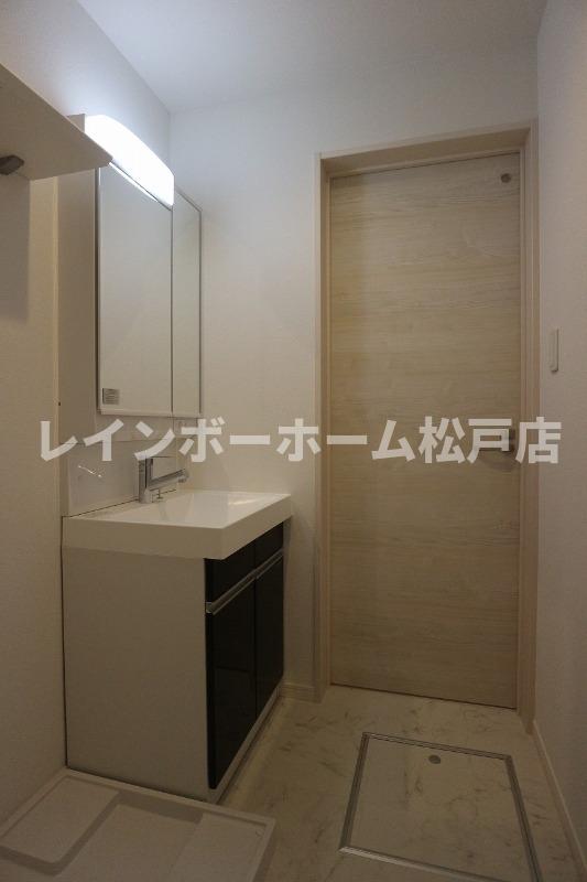 洗面設備　脱衣スペースもあります