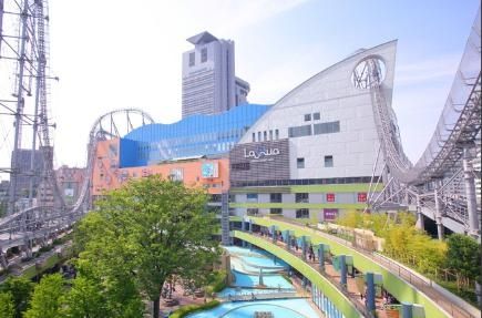 ショッピングセンター　LaQua（ショッピングセンター）まで680m