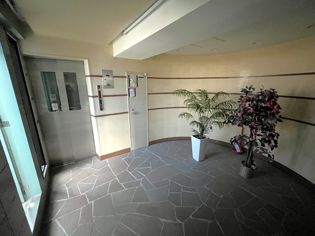 地下鉄西神・山手線 板宿駅 徒歩5分 5階建 築28年の外観写真