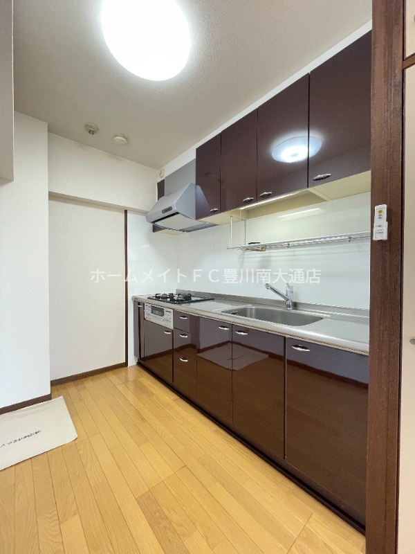 キッチン　同型別部屋写真（反転）