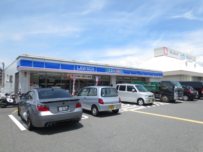コンビニ　ローソン（コンビニ）まで605m