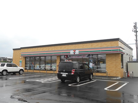 コンビニ　セブンイレブン江別一番町店（コンビニ）まで212m