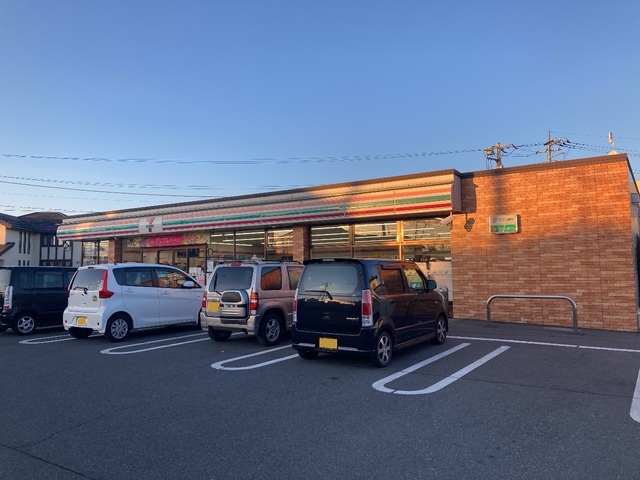 コンビニ　セブンイレブン高崎筑縄町店（コンビニ）まで547m