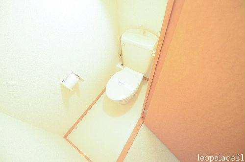 トイレ　同タイプの写真です。