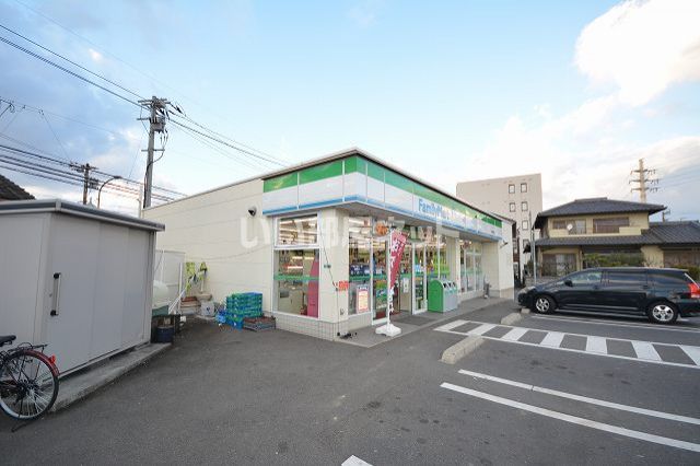 コンビニ　ファミリーマート　小倉熊谷町店（コンビニ）まで1001m