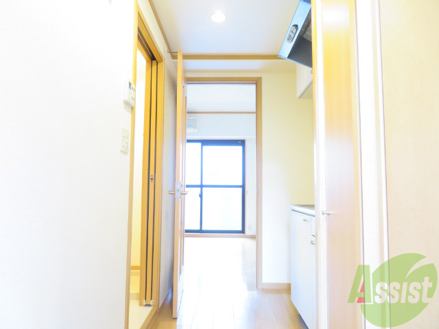 玄関　玄関から見たお部屋です。奥行きで広さが伝わりますでしょうか。