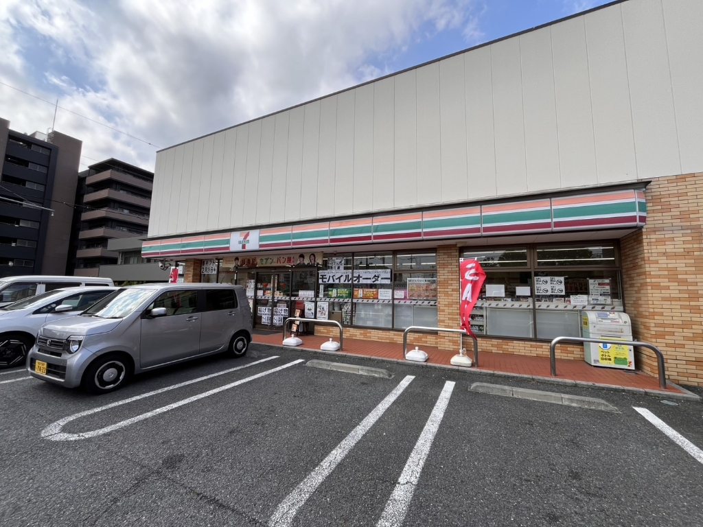 コンビニ　セブンイレブン 足立東和2丁目店（コンビニ）まで389m