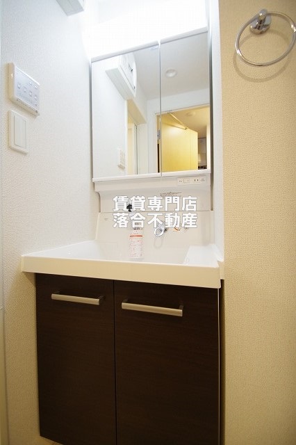 洗面設備　独立洗面化粧台付き