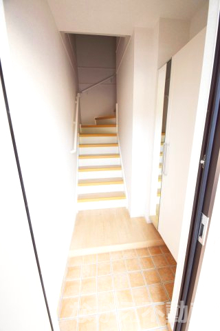 玄関　収納もある玄関です