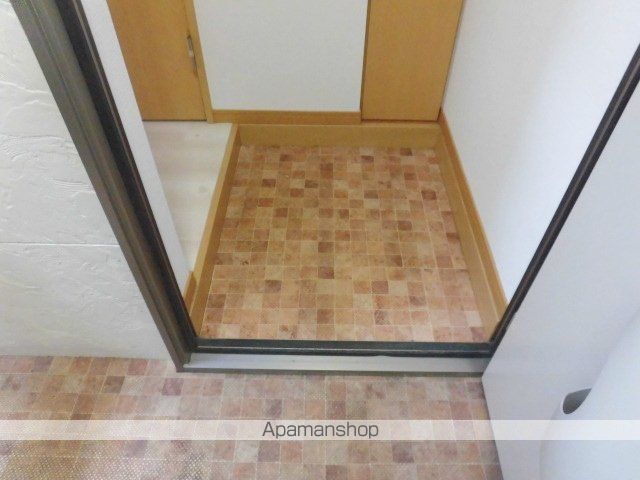 札幌市電 西線６条駅 徒歩5分 3階建 築21年の玄関写真