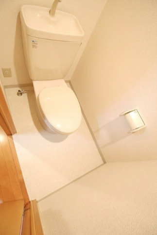 トイレ　※別部屋の参考写真です。